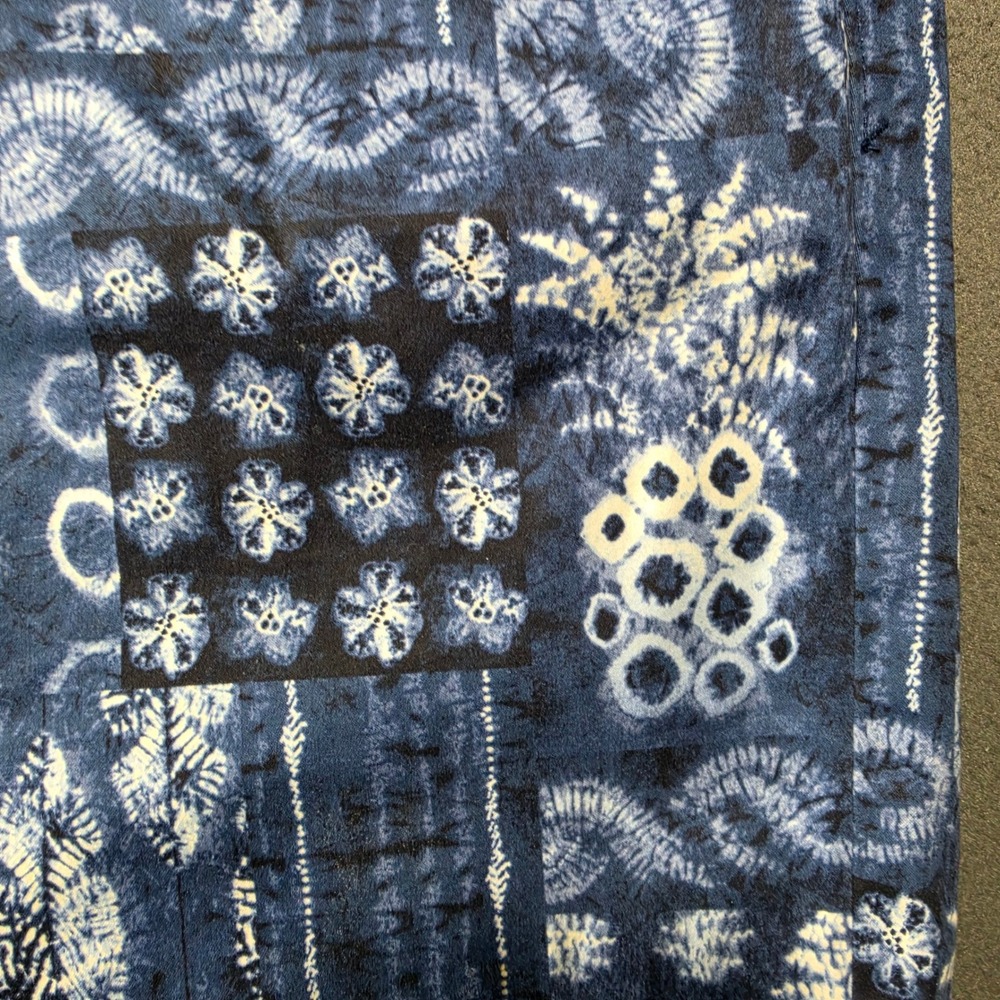 Tommy Bahama Mens Blue Batik Patchwork Pineapple Shorts Size 38 Cotton Tencel - Picture 3 of 10